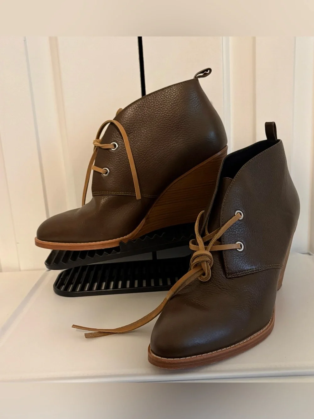 COLE HAAN, Brown “Balthasar” Chukka Lace-Up Wedge Ankle Booties, Size 11, GUC